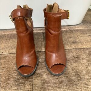 FIONI Clothing Tan Peep-Toe Ankle Booties